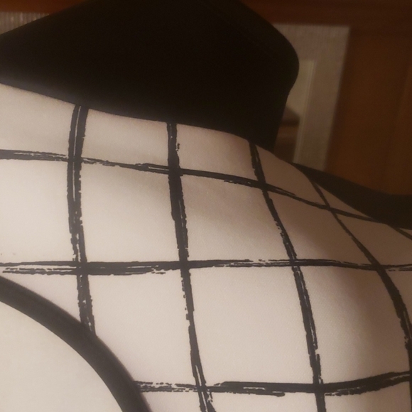 Dress - Picture 6 of 6